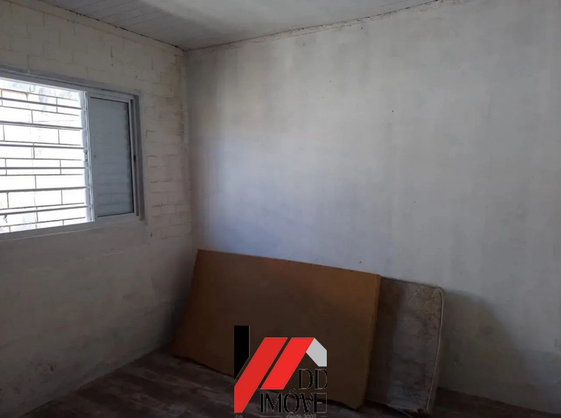 CASA EM TERRENO AMPLO PRÓXIMO AO MAR: 9ª foto da galeria de imagens do imóvel