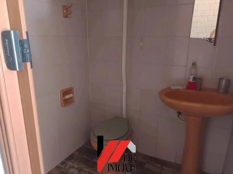 CASA EM TERRENO AMPLO PRÓXIMO AO MAR: 13ª foto da galeria de imagens do imóvel