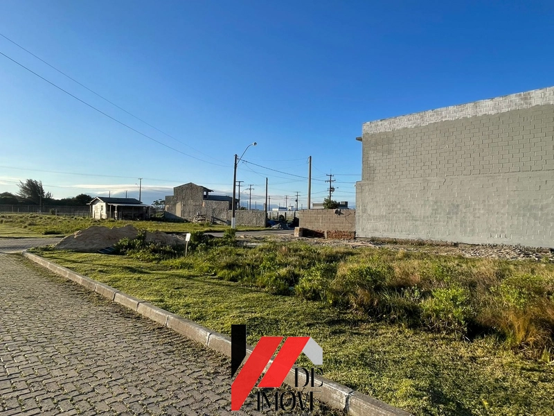 DE FRENTE PARA A AVENIDA: 1ª foto da galeria de imagens do imóvel