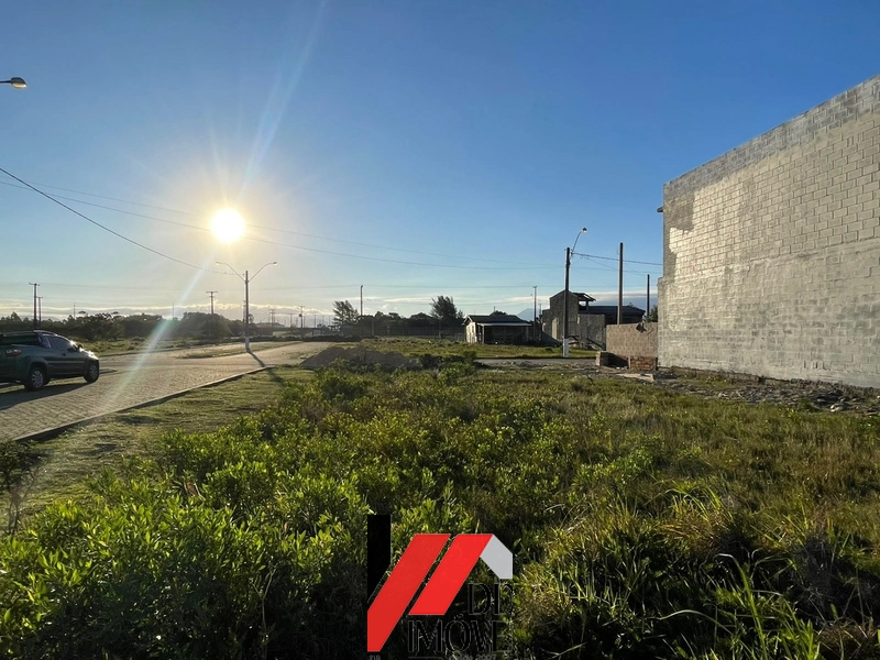 DE FRENTE PARA A AVENIDA