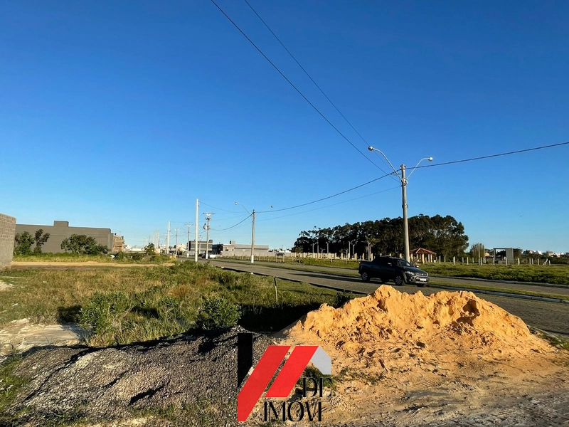 DE FRENTE PARA A AVENIDA: 2ª foto da galeria de imagens do imóvel