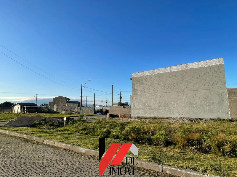 DE FRENTE PARA A AVENIDA: 4ª foto da galeria de imagens do imóvel