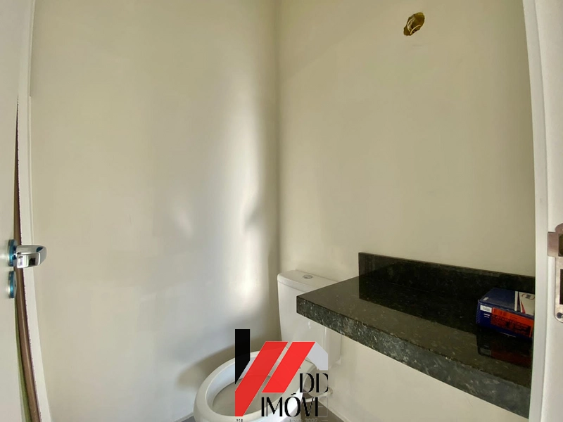 CASA A VENDA COM PÉ DIREITO DUPLO: 17ª foto da galeria de imagens do imóvel