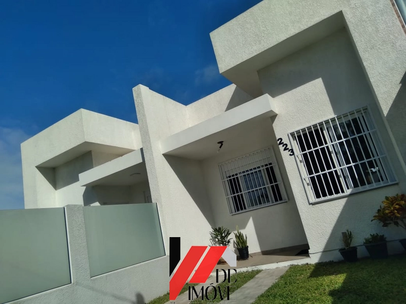 CASA A VENDA A UMA QUADRA DA PRAIA: 1ª foto da galeria de imagens do imóvel