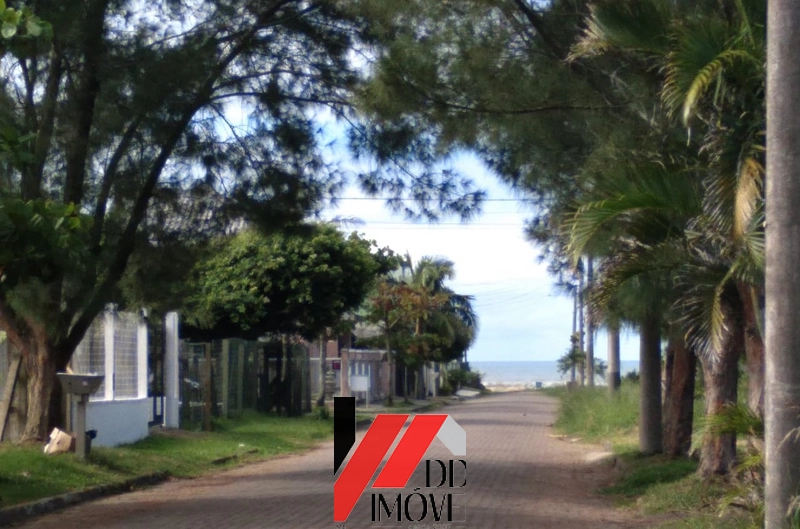CASA A VENDA A UMA QUADRA DA PRAIA: 9ª foto da galeria de imagens do imóvel