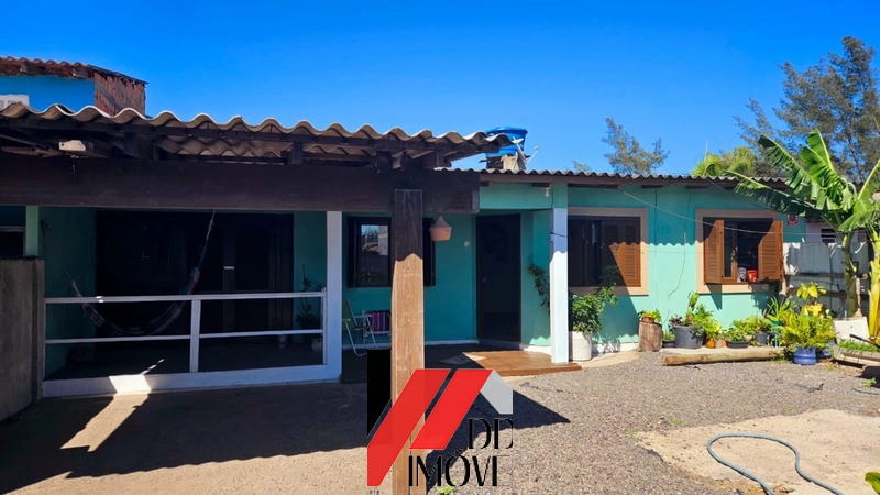 CASA COM PÁTIO AMPLO: 5ª foto da galeria de imagens do imóvel