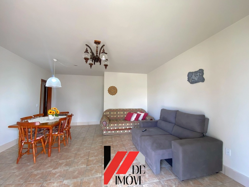 CASA COM 3 DORMITÓRIOS, DUAS QUADRAS DO MAR A VENDA!: 6ª foto da galeria de imagens do imóvel