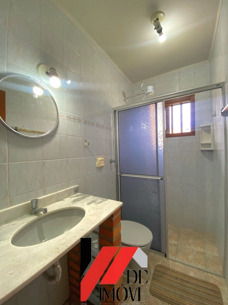 CASA COM 3 DORMITÓRIOS, DUAS QUADRAS DO MAR A VENDA!: 2ª foto da galeria de imagens do imóvel