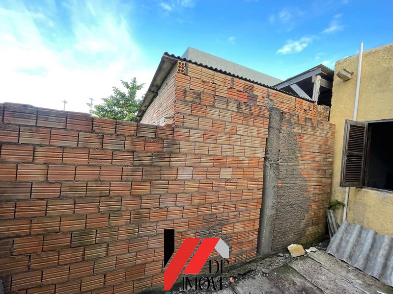 CASA EM TERRENO GRANDE A UMA QUADRA DA PARAGUASSU: 20ª foto da galeria de imagens do imóvel