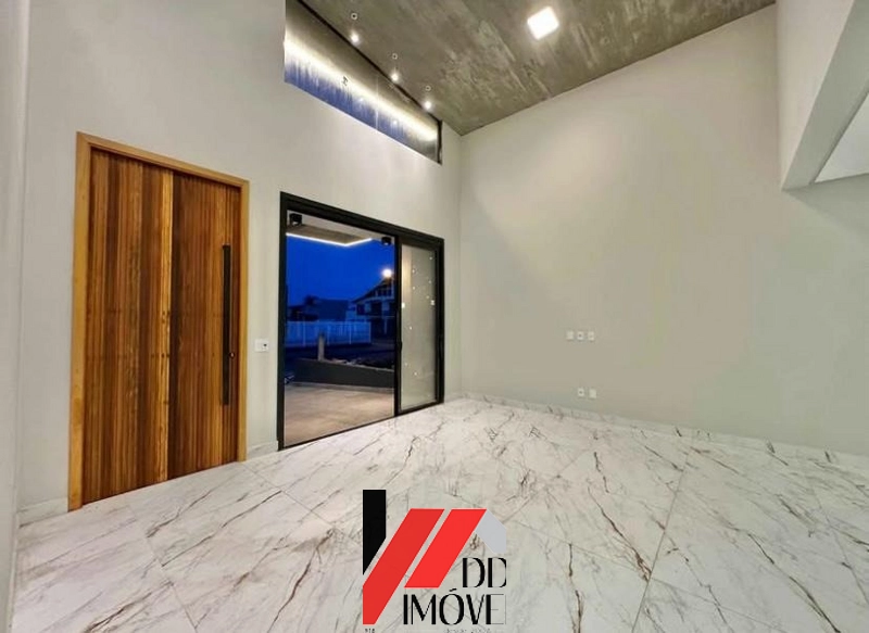 CASA COM FACHADA MODERNA A POUCOS PASSOS DO MAR!: 4ª foto da galeria de imagens do imóvel