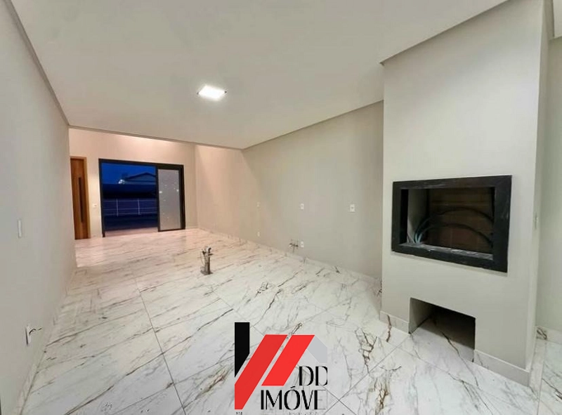 CASA COM FACHADA MODERNA A POUCOS PASSOS DO MAR!: 8ª foto da galeria de imagens do imóvel