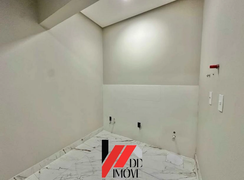 CASA COM FACHADA MODERNA A POUCOS PASSOS DO MAR!: 7ª foto da galeria de imagens do imóvel