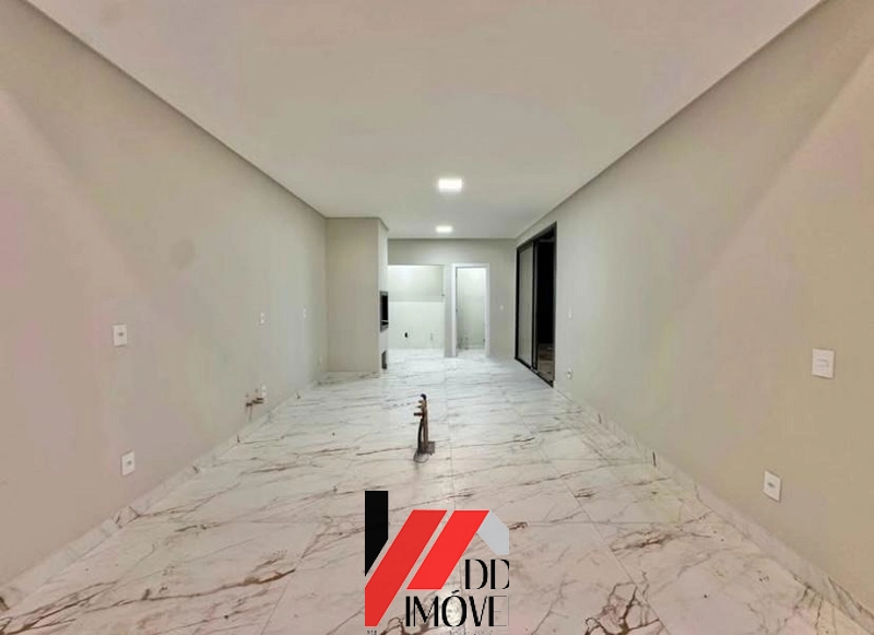 CASA COM FACHADA MODERNA A POUCOS PASSOS DO MAR!: 6ª foto da galeria de imagens do imóvel