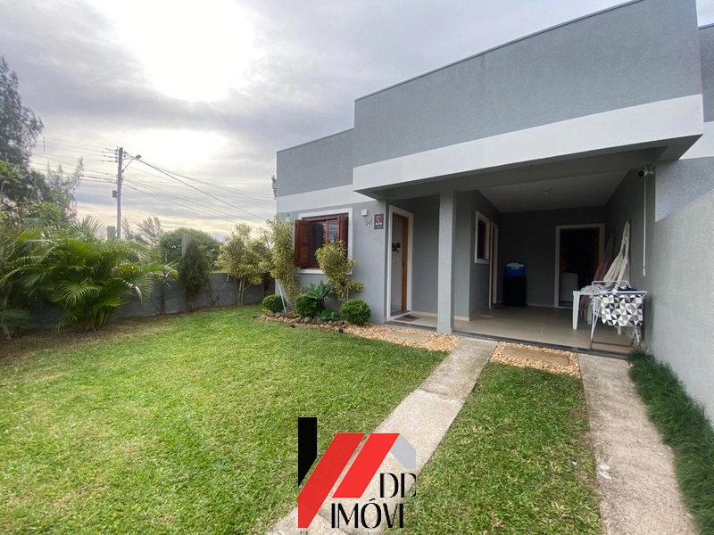 CASA A VENDA COM DOIS DORMITÓRIOS NA ZONA NORTE: 1ª foto da galeria de imagens do imóvel