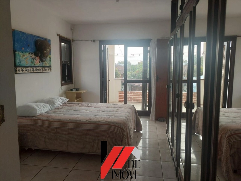 CASA GIGANTE COM PISCINA E QUIOSQUE HÁ POUCOS METROS DO MAR NO ARAÇÁ: 18ª foto da galeria de imagens do imóvel