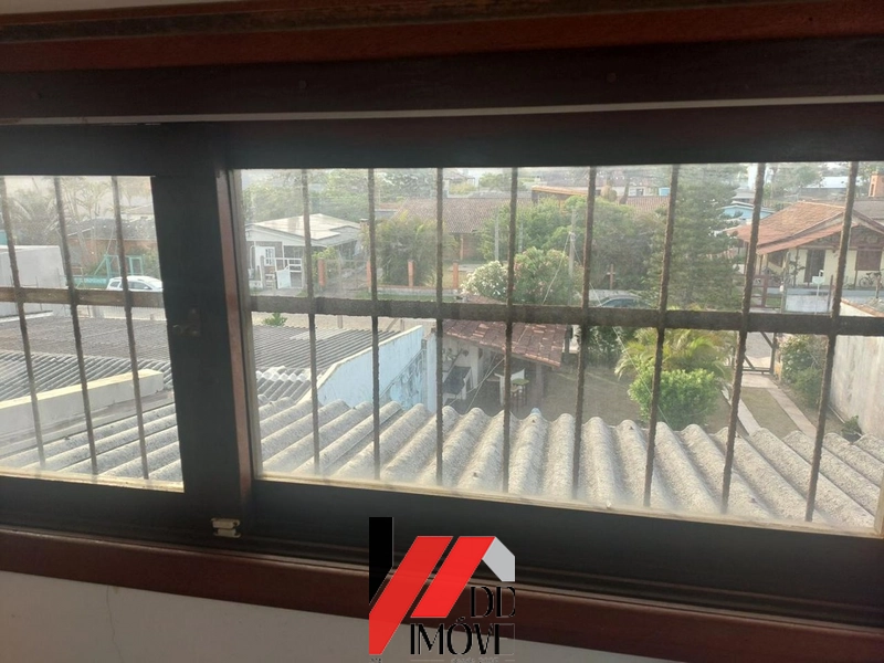 CASA GIGANTE COM PISCINA E QUIOSQUE HÁ POUCOS METROS DO MAR NO ARAÇÁ: 23ª foto da galeria de imagens do imóvel