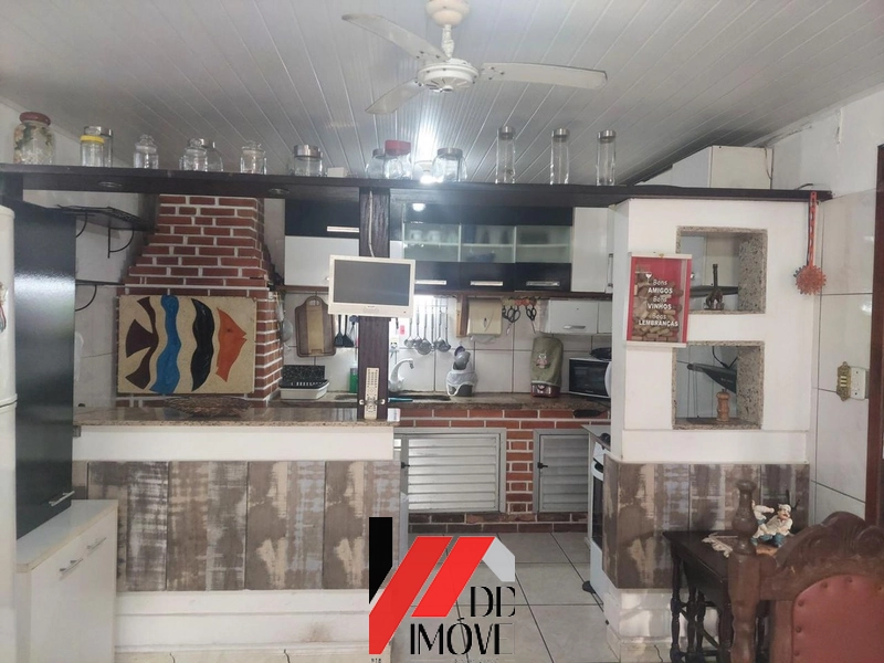CASA GIGANTE COM PISCINA E QUIOSQUE HÁ POUCOS METROS DO MAR NO ARAÇÁ: 5ª foto da galeria de imagens do imóvel