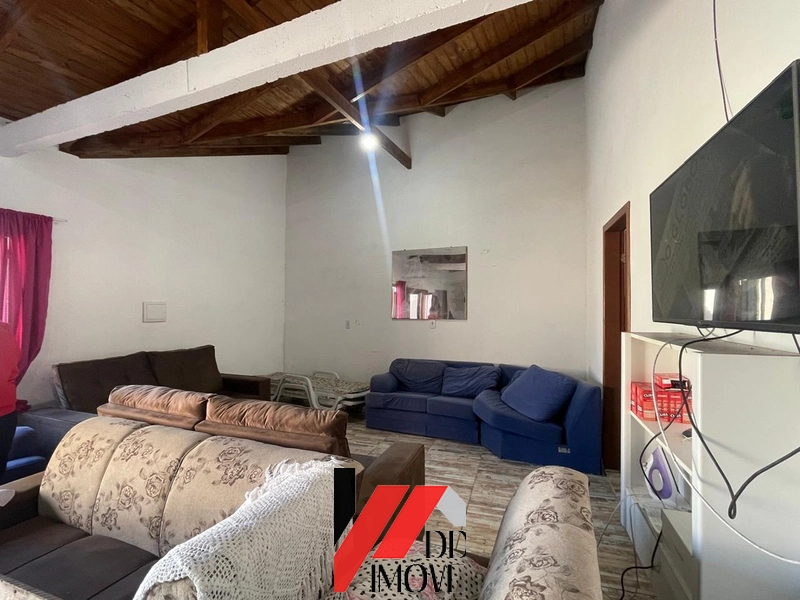 CASA EM TERRENO INTEIRO COM PISCINA: 7ª foto da galeria de imagens do imóvel