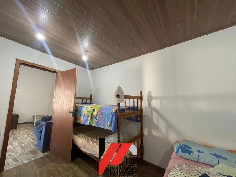 CASA EM TERRENO INTEIRO COM PISCINA: 8ª foto da galeria de imagens do imóvel