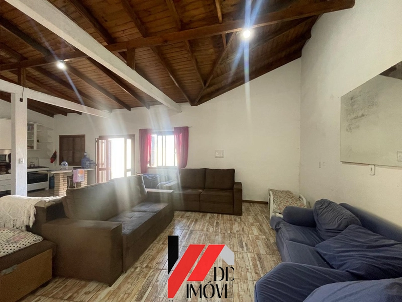 CASA EM TERRENO INTEIRO COM PISCINA: 9ª foto da galeria de imagens do imóvel