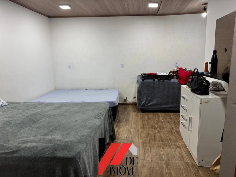 CASA EM TERRENO INTEIRO COM PISCINA: 25ª foto da galeria de imagens do imóvel