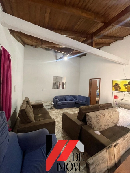 CASA EM TERRENO INTEIRO COM PISCINA: 13ª foto da galeria de imagens do imóvel