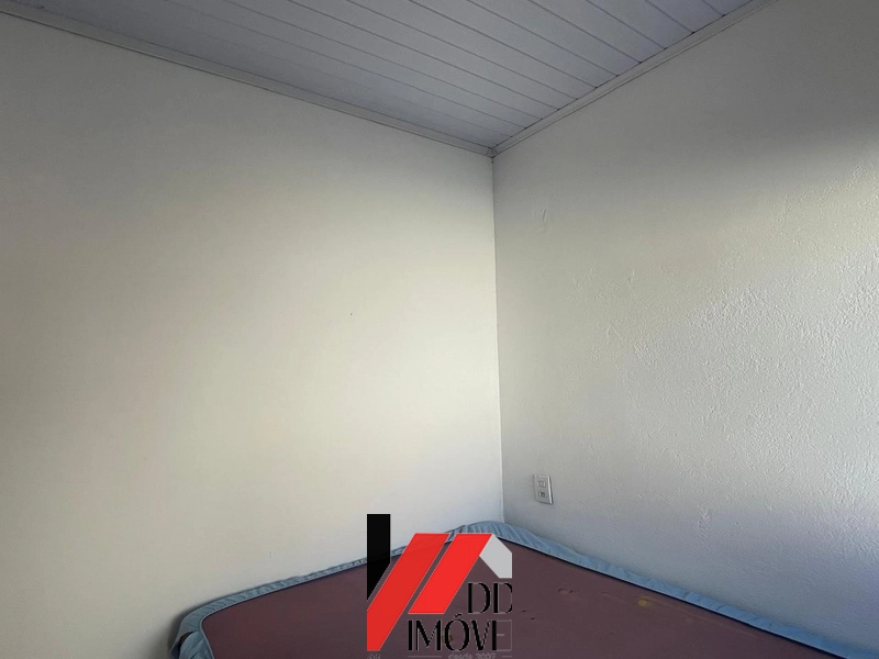 CASA EM TERRENO INTEIRO COM PISCINA: 14ª foto da galeria de imagens do imóvel