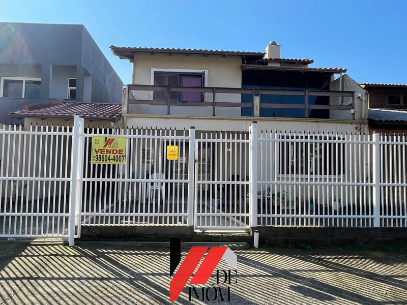 SOBRADO A UMA QUADRA DO MAR: 1ª foto da galeria de imagens do imóvel