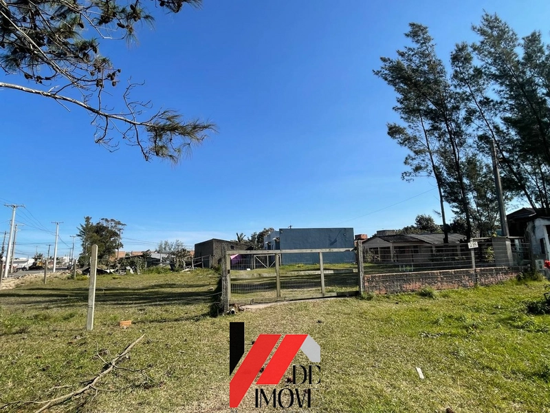 TERRENO COM DUAS CASAS GEMINADAS: 1ª foto da galeria de imagens do imóvel