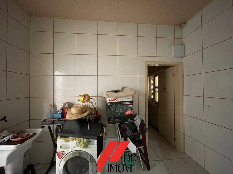 DUAS SALAS COMERCIAIS, DOIS APARTAMENTOS E 3 KIT NETS NA ZONA NOVA: 23ª foto da galeria de imagens do imóvel