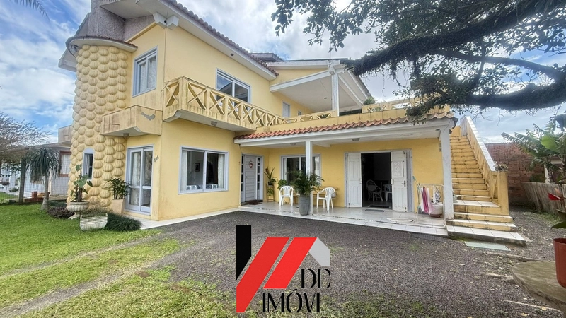 Casa em Capão da Canoa com 05 dormitórios e 3 banheiros!: 1ª foto da galeria de imagens do imóvel