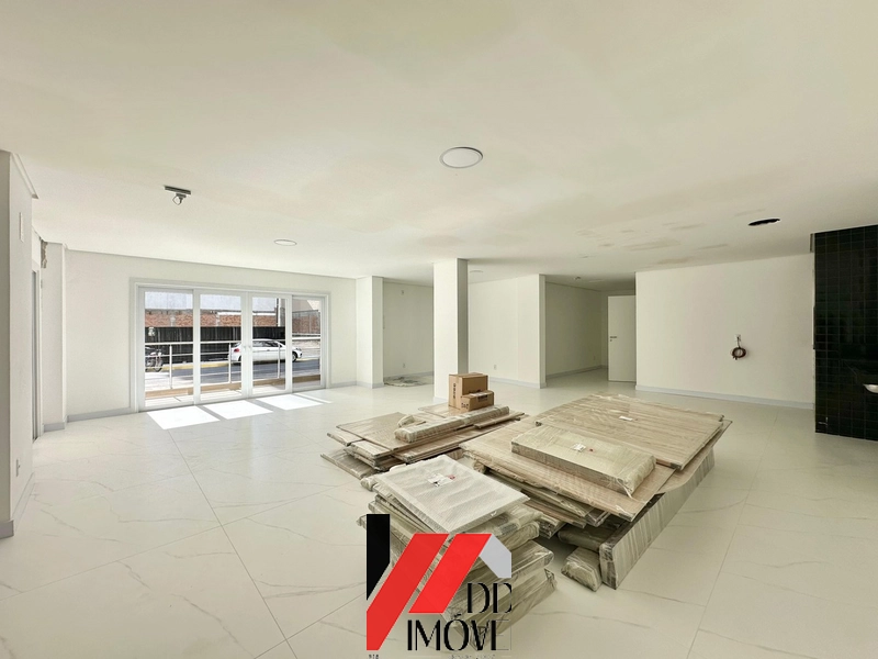 APARTAMENTO AMPLO COM SACADA DE FRENTE, JUNTO AO MAR: 13ª foto da galeria de imagens do imóvel
