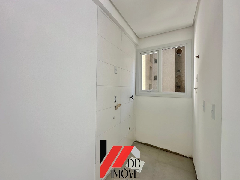 APARTAMENTO AMPLO COM SACADA DE FRENTE, JUNTO AO MAR: 11ª foto da galeria de imagens do imóvel