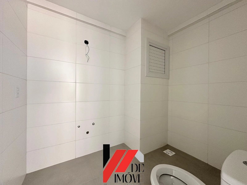 APARTAMENTO AMPLO COM SACADA DE FRENTE, JUNTO AO MAR: 14ª foto da galeria de imagens do imóvel