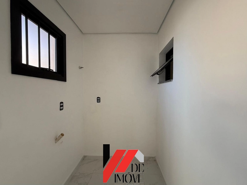 CASA EM TERRENO INTEIRO: 2ª foto da galeria de imagens do imóvel