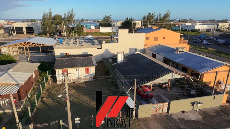 CASA SIMPLES EM TERRENO INTEIRO NO BAIRRO JARDIM BEIRA-MAR: 4ª foto da galeria de imagens do imóvel