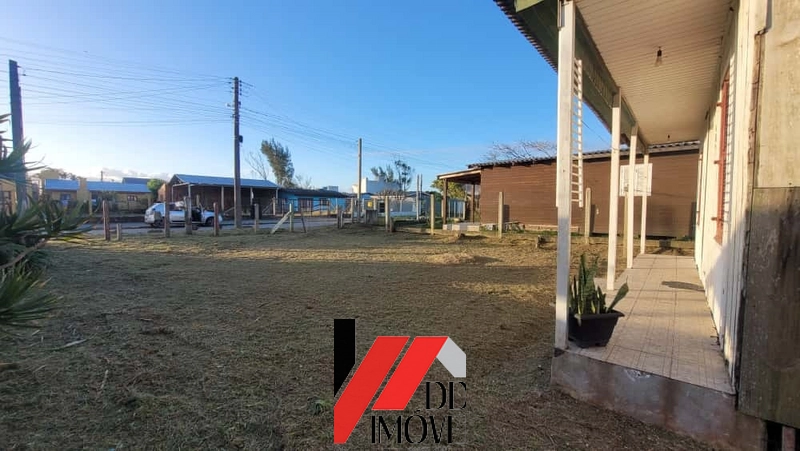 CASA SIMPLES EM TERRENO INTEIRO NO BAIRRO JARDIM BEIRA-MAR: 7ª foto da galeria de imagens do imóvel