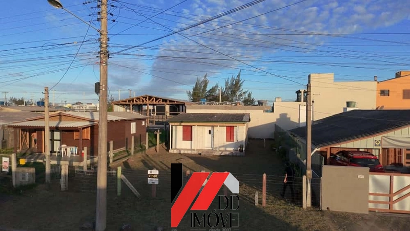 CASA SIMPLES EM TERRENO INTEIRO NO BAIRRO JARDIM BEIRA-MAR: 3ª foto da galeria de imagens do imóvel