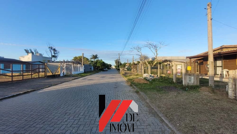 CASA SIMPLES EM TERRENO INTEIRO NO BAIRRO JARDIM BEIRA-MAR: 2ª foto da galeria de imagens do imóvel