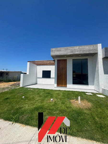 CASA COM DOIS DORMITÓRIOS NO JARDIM BEIRA MAR