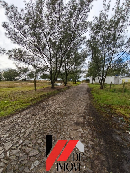 TERRENO A 50 METROS DO MAR: 2ª foto da galeria de imagens do imóvel