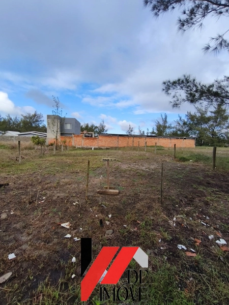 TERRENO A 50 METROS DO MAR: 1ª foto da galeria de imagens do imóvel