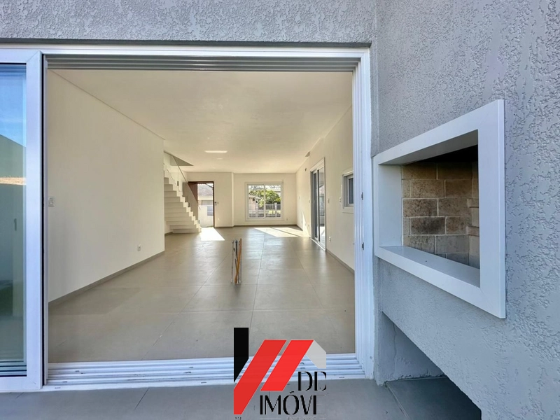 SOBRADO À VENDA EM CAPÃO DA CANOA, JUNTO AO MAR: 8ª foto da galeria de imagens do imóvel