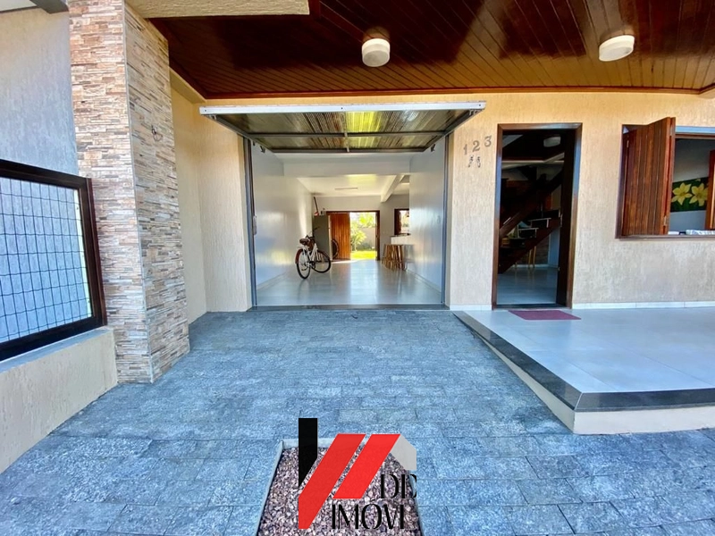 SOBRADO UMA QUADRA DO MAR  3 DORM: 2ª foto da galeria de imagens do imóvel