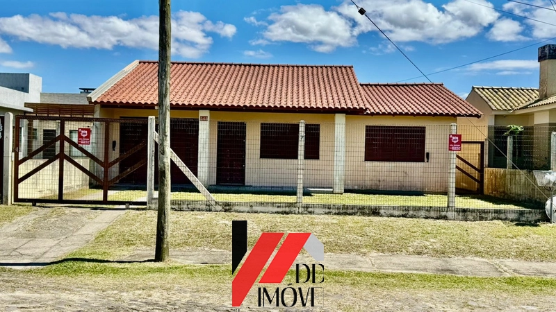 CASA NA ZONA NORTE A UMA QUADRA DO MAR!!