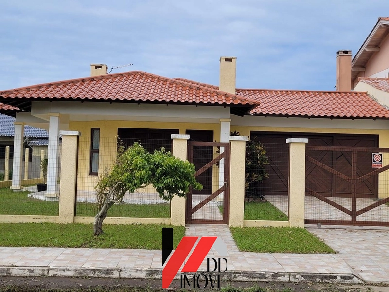 CASA A 5 QUADRAS DA PRAIA NA ZONA NOVA!!