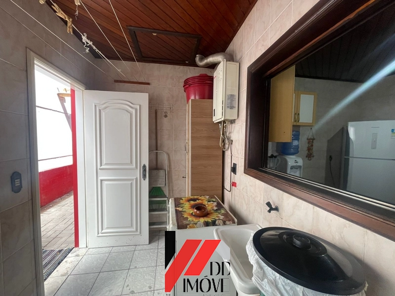 CASA A VENDA NA AV. PARAGUASSU: 18ª foto da galeria de imagens do imóvel