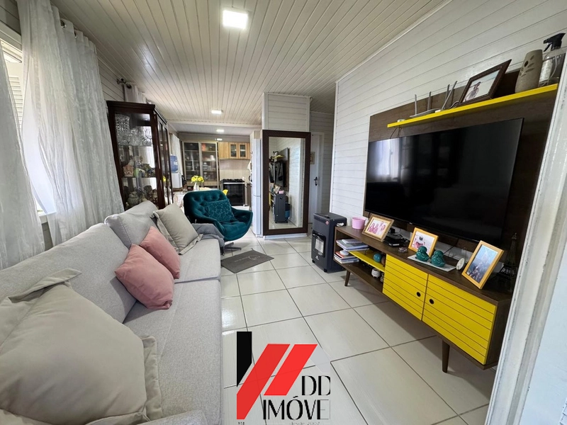 CASA À VENDA, LADO MAR BAIRRO ARAÇÁ !!: 3ª foto da galeria de imagens do imóvel