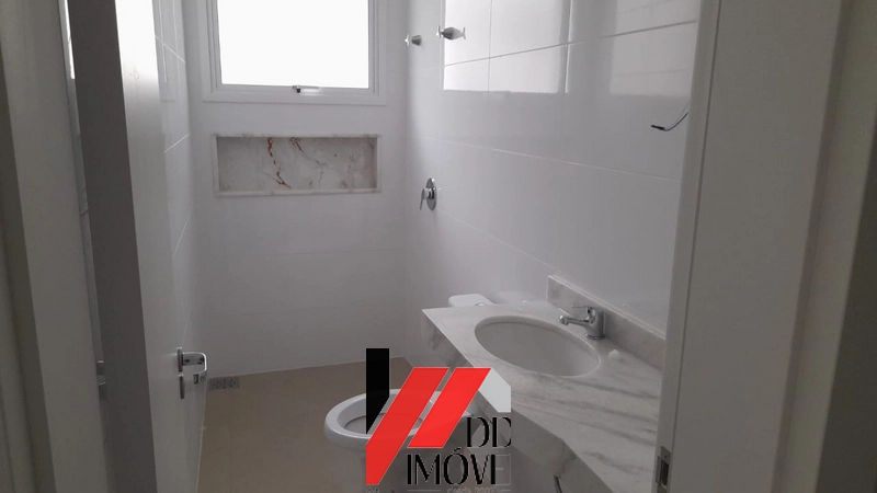 CASA A VENDA A UMA QUADRA DO MAR!!: 8ª foto da galeria de imagens do imóvel