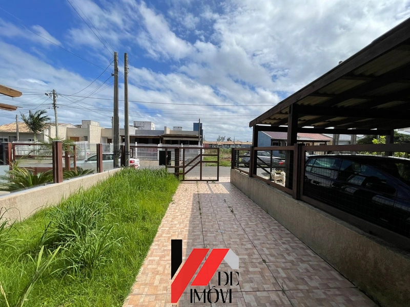 CASA A VENDA COM PÁTIO FRENTE E FUNDOS!!: 3ª foto da galeria de imagens do imóvel